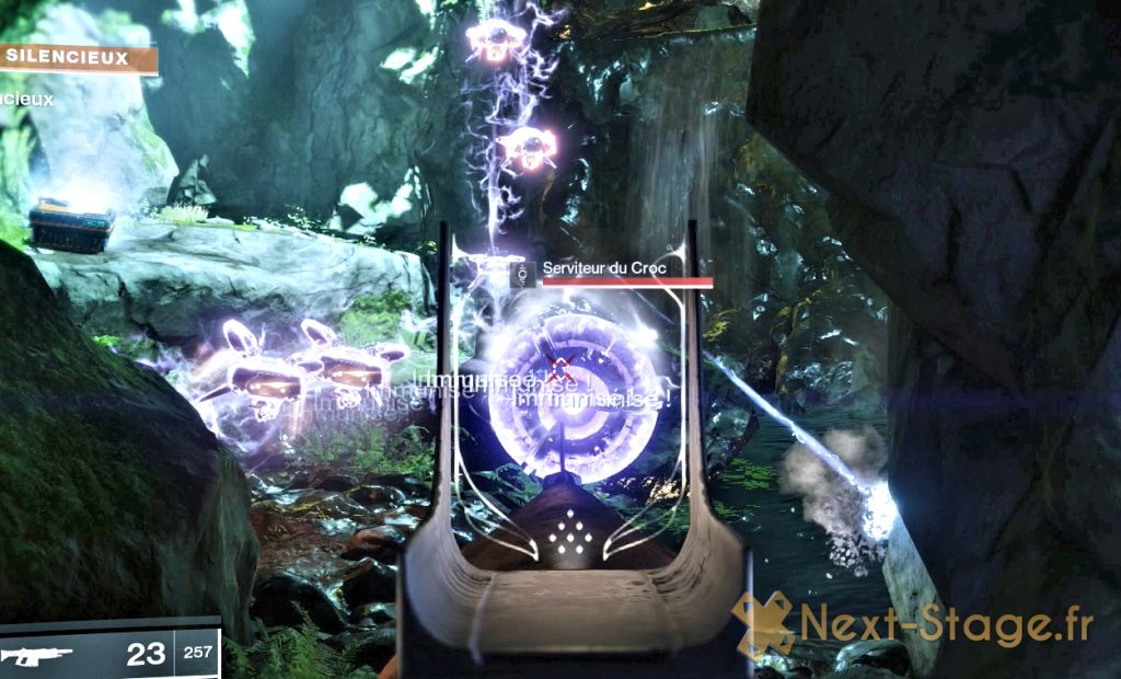 serviteur croc silencieux