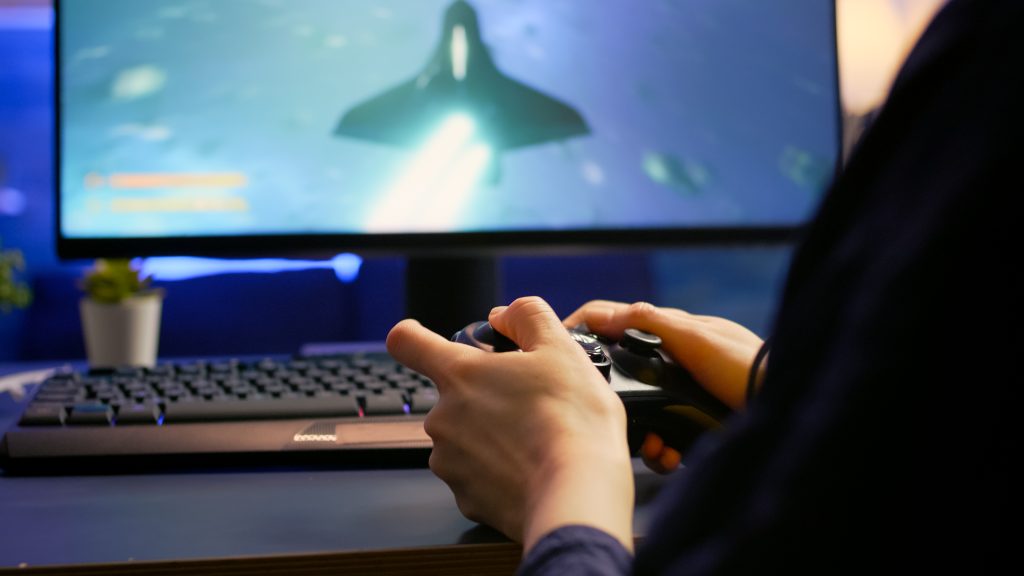 joueur sur une plateforme de jeu